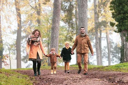 séance photo de famille en foret